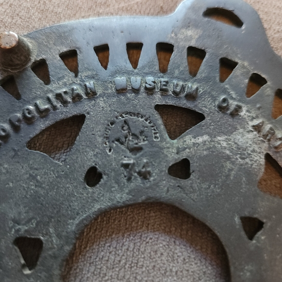 Metropolitan Museum of Art Round Trivet Near Eastern Art Pendant Reproduction - Picture 4 of 7